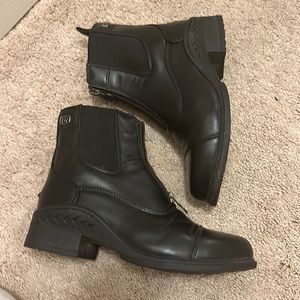 Ovation horseback riding boots size 4